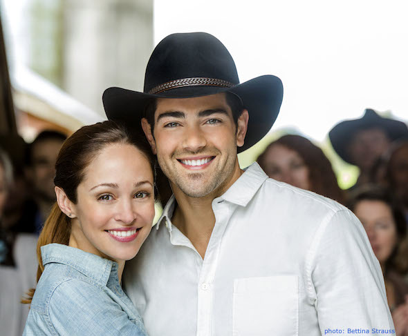 A Country Wedding on Hallmark Channel | Family Choice Awards